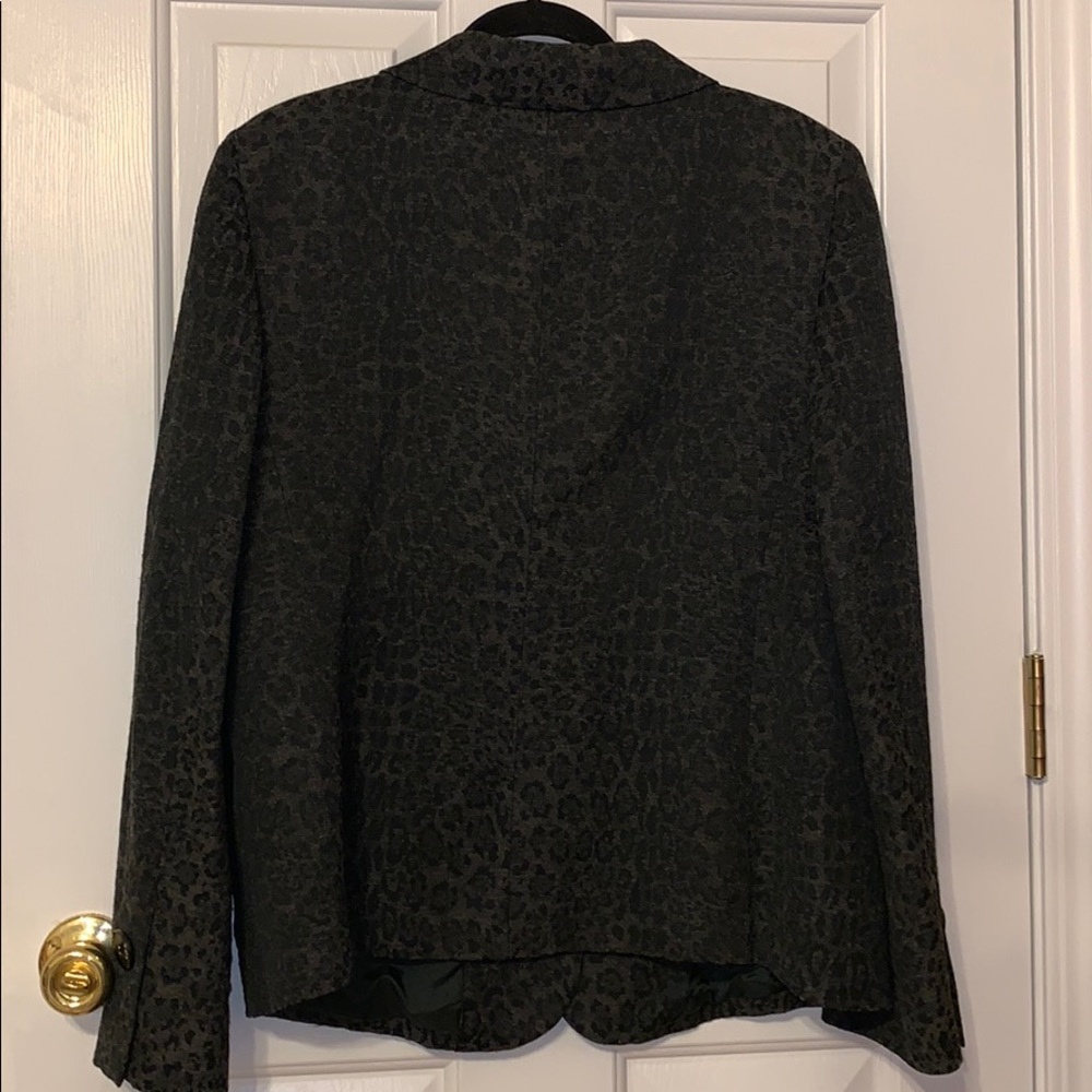 Clothes - Picture 6 of 9